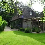 Holiday home Kleines Reethaus Johannsen - Mit Geschmackvoller Einrichtung Und Tollem Garten