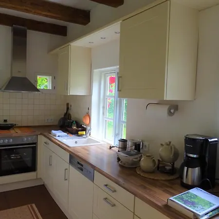 Kleines Reethaus Johannsen - Mit Geschmackvoller Einrichtung Und Tollem Garten * Silberstedt