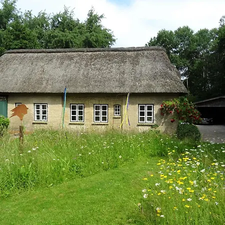 Kleines Reethaus Johannsen - Mit Geschmackvoller Einrichtung Und Tollem Garten